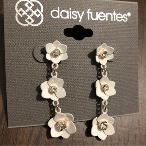 2” Daisy Fuentes White Flowers Rhinestone Dandle Drop Earrings B5